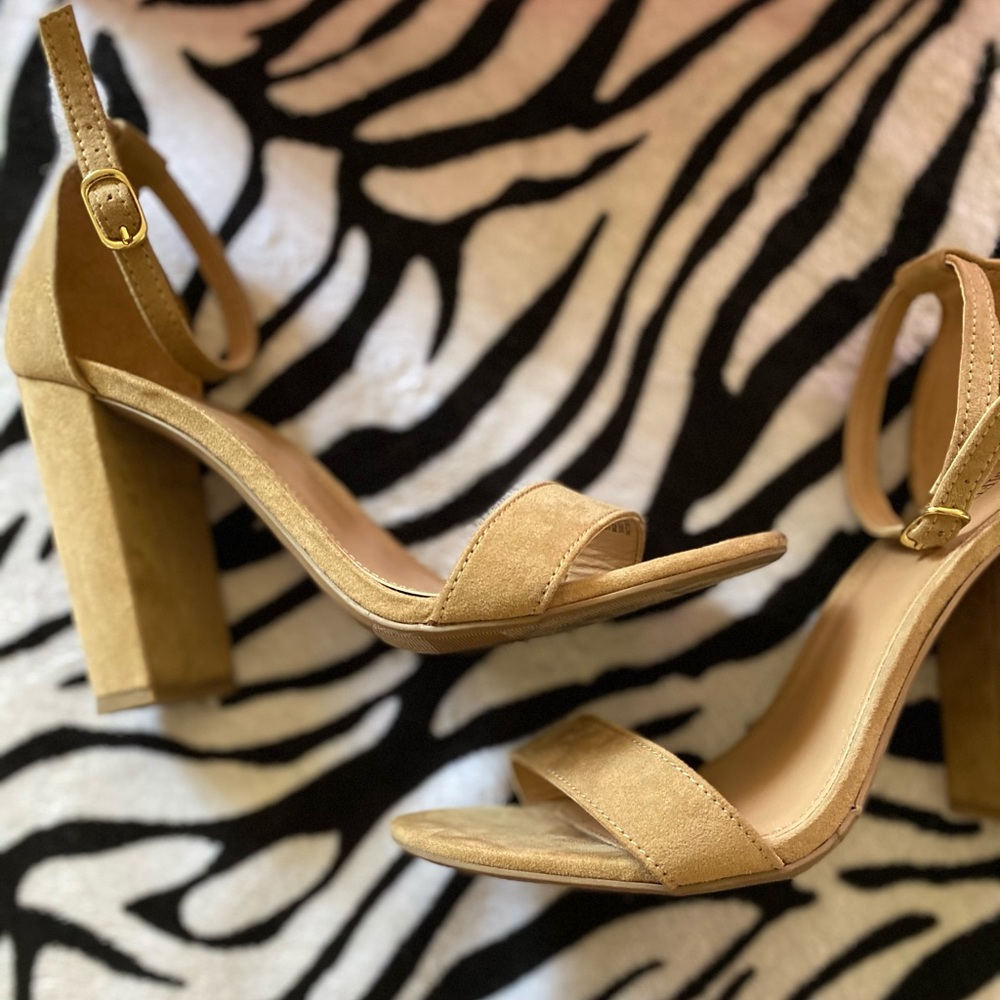 Merona light brown suede block heel